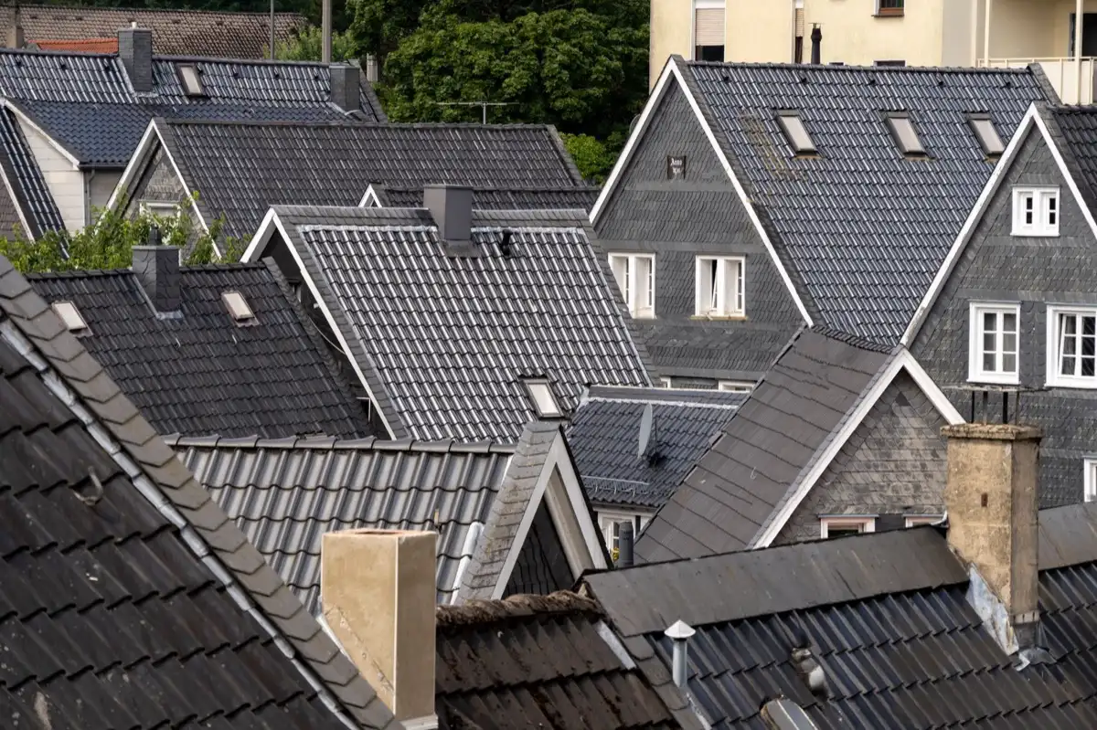 Steep roof eaves and gutter lines on houses in Bellingham, WA